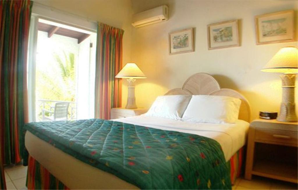 Dickenson Bay Cottages Cedar Grove Kamer foto